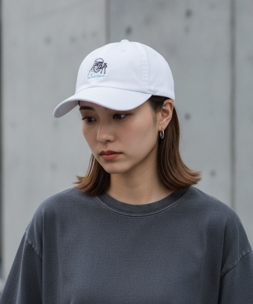THRASHER(スラッシャー)の「Reggie emb DAD CAP/刺繍 DADキャップ ローキャップ カーブドバイザー ストリート Y2K 古着系 ユニセックス 帽子(キャップ・メンズ・ホワイト/ブラウン/ライトインディゴブルー/ブラック系その他・FREE)」の1枚目の写真