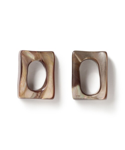 B:MING by BEAMS（ビーミングバイビームス）の「スクエア ピアス（ピアス（両耳用）・レディース・ブラウン/オフホワイト・ONE SIZE）」の2枚目の写真