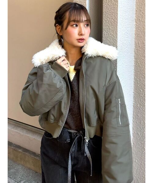 CALNAMUR(カルナムール)の「ファーカラーバルーンブルゾン(ブルゾン・レディース・ベージュ/ブラック/カーキ・FREE)」の8枚目の写真