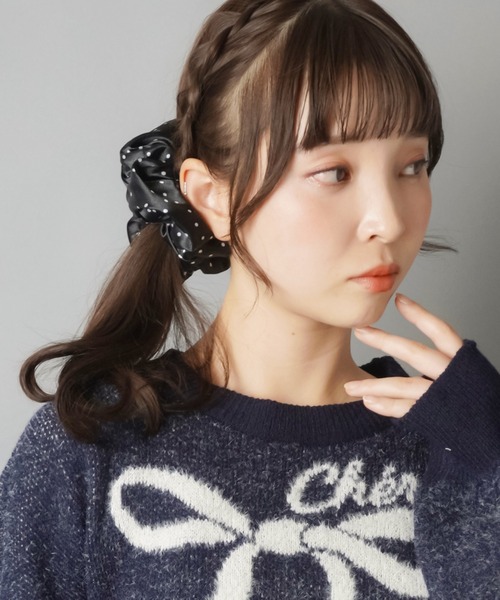 SPINNS（スピンズ）の「サテンシュシュ/ドット/水玉柄/NEO森ガール（シュシュ・レディース・ブラック/アイボリー・ONESIZE）」の5枚目の写真