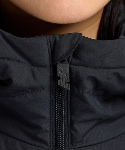 NEW BALANCE（ニューバランス）の「パデッドショートレングスジャケット（ブルゾン・レディース・ブラック/オフホワイト・SMALL/MEDIUM/LARGE/X-LARGE）」の11枚目の写真