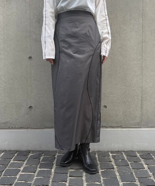 &g'aime(アンジェム)の「【&g'aime】カーブラインシャンブレースカート Curve Line Chambray Skirt(スカート・レディース・チャコールグレー/パープル・FREE)」の3枚目の写真