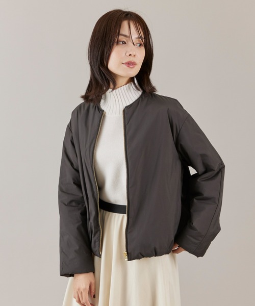 INED（イネド）の「LIMONTA EAST ノーカラー中綿ブルゾン（ブルゾン・レディース・キャメル/ブラック・9号/7号）」の2枚目の写真