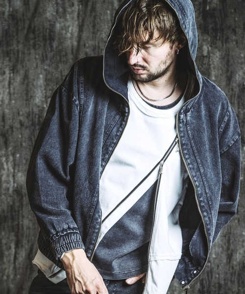 NO ID.(ノーアイディ)の「【NO ID.】Multi Seam Hooded Blouson / マルチ シーム フーデッド ブルゾン(ブルゾン・メンズ・ネイビー/ブラック/グレー・ONE SIZE)」の2枚目の写真