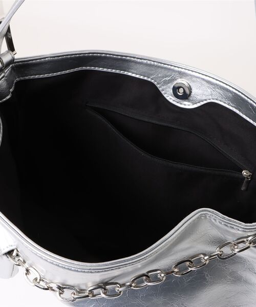 Burner(バーナー)の「【OKUOKU 0909】チャーム付き ワンショルダーバッグ oku-bag-31-39(ショルダーバッグ・レディース・シルバー・FREE)」の4枚目の写真