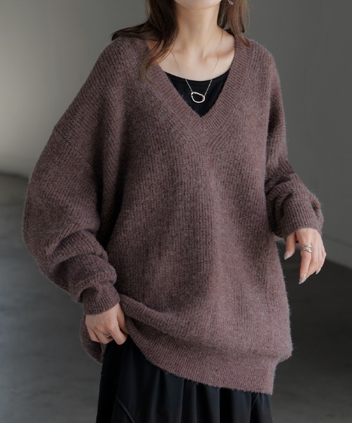 HUG.U(ハグユー)の「チクチクしない 深Vモヘアニット(ニット/セーター・レディース・ブラック/ダークブラウン/ライトグレー/ボルドー/ダークベージュ・FREE)」の12枚目の写真