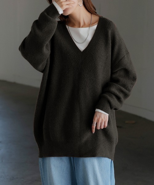HUG.U(ハグユー)の「チクチクしない 深Vモヘアニット(ニット/セーター・レディース・ブラック/ダークブラウン/ライトグレー/ボルドー/ダークベージュ・FREE)」の19枚目の写真