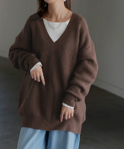 HUG.U(ハグユー)の「チクチクしない 深Vモヘアニット(ニット/セーター・レディース・ブラック/ダークブラウン/ライトグレー/ボルドー/ダークベージュ・FREE)」の9枚目の写真