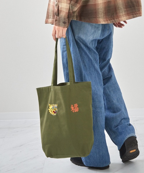 ミマ（ミマ）の「【ミマ】スーベニア刺繍トートバッグ（トートバッグ・メンズ・アイボリー/ブラック/カーキ・FREE）」の12枚目の写真