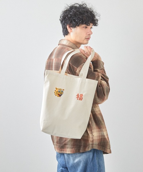 ミマ（ミマ）の「【ミマ】スーベニア刺繍トートバッグ（トートバッグ・メンズ・アイボリー/ブラック/カーキ・FREE）」の5枚目の写真