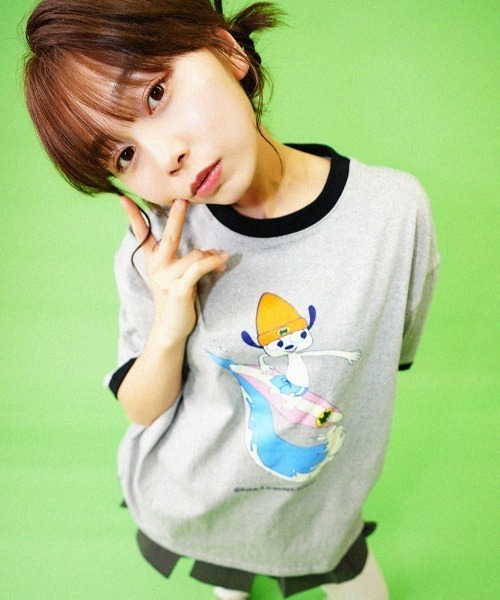 L.H.P（エルエイチピー）の「Parappa The Rapper/パラッパラッパー/プリント リンガー半袖 TEE（Tシャツ/カットソー・レディース・グレー/ブラック・M/L）」の2枚目の写真