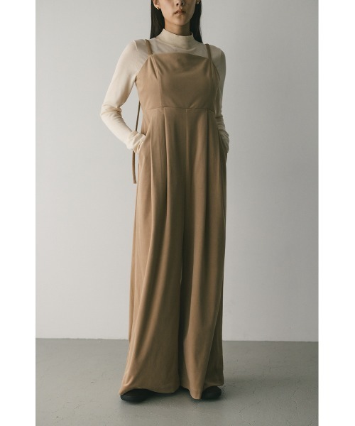 STYLEMIXER(スタイルミキサー)の「ワイドタックベロアロンパース(つなぎ/オールインワン・レディース・ベージュ/ネイビー・SMALL/MEDIUM)」の2枚目の写真