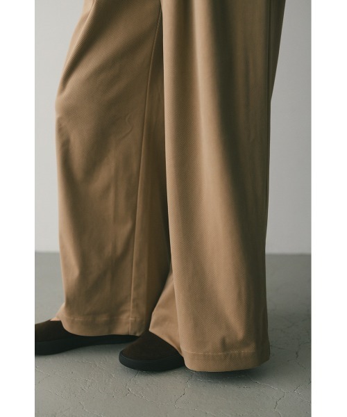 STYLEMIXER(スタイルミキサー)の「ワイドタックベロアロンパース(つなぎ/オールインワン・レディース・ベージュ/ネイビー・SMALL/MEDIUM)」の7枚目の写真