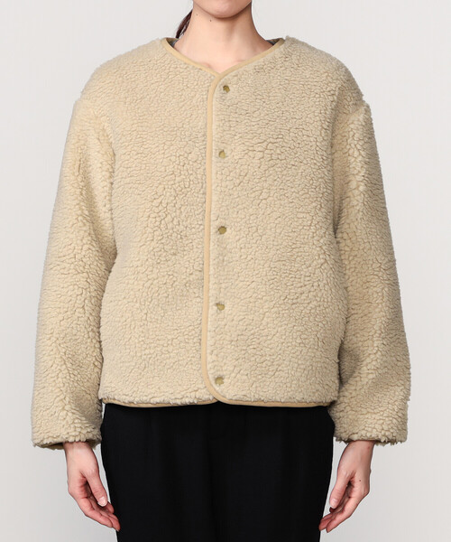 ORCIVAL（オーシバル）の「ORCIVAL | ボアフリース ノーカラーブルゾン WOMEN（ノーカラージャケット・レディース・ベージュ/オフホワイト・1）」の8枚目の写真