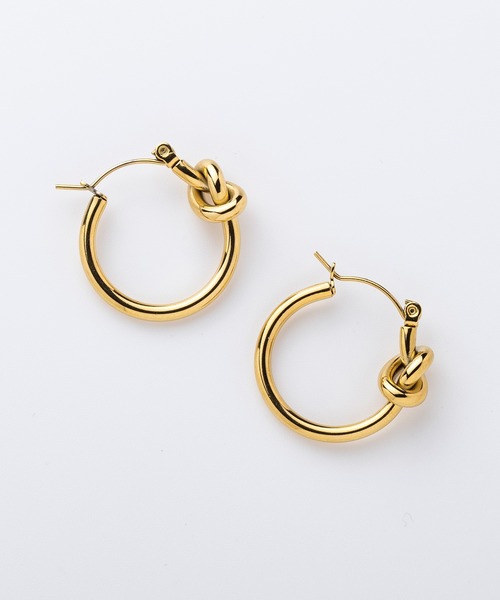 AJUGA.（アジュガ）の「ノットアクセントフープピアス（ピアス（両耳用）・レディース・ゴールド・ONE SIZE）」の6枚目の写真