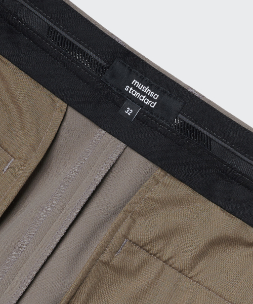 MUSINSA STANDARD(ムシンサスタンダード)の「スーパーワイドヒドゥンバンディングスラックス【ダスティベージュ】(スラックス・メンズ・その他・27/28/29/34/32/30/31/33/26/40/38/42/36)」の5枚目の写真