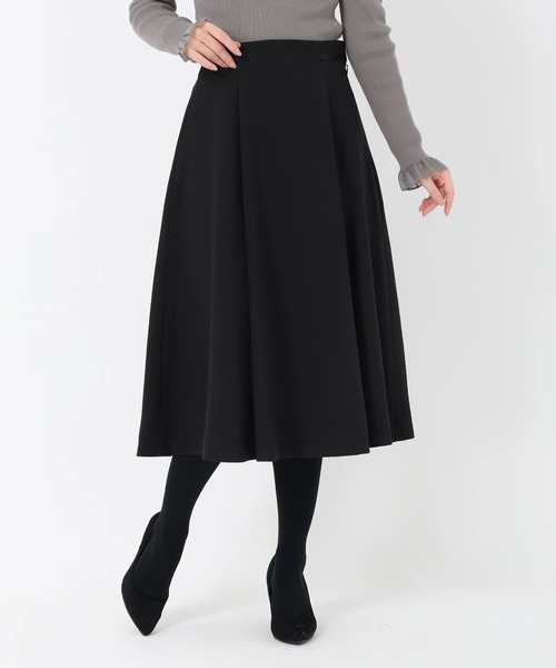 STRAWBERRY-FIELDS（ストロベリーフィールズ）の「プルックツイル_2タックフレアスカート（スカート・レディース・ベージュ/グレー/ブラック/ライトブルー・2）」の2枚目の写真