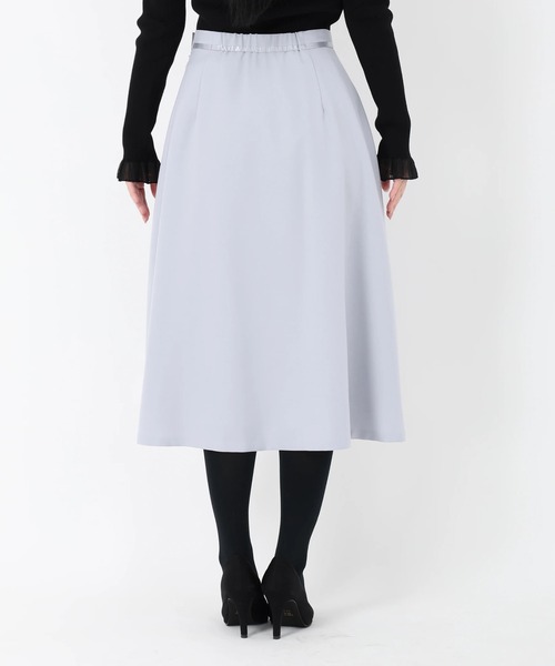 STRAWBERRY-FIELDS（ストロベリーフィールズ）の「プルックツイル_2タックフレアスカート（スカート・レディース・ベージュ/グレー/ブラック/ライトブルー・2）」の7枚目の写真