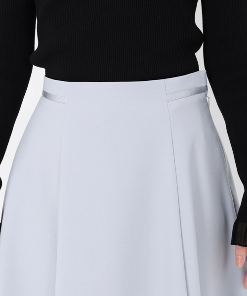 STRAWBERRY-FIELDS（ストロベリーフィールズ）の「プルックツイル_2タックフレアスカート（スカート・レディース・ベージュ/グレー/ブラック/ライトブルー・2）」の8枚目の写真