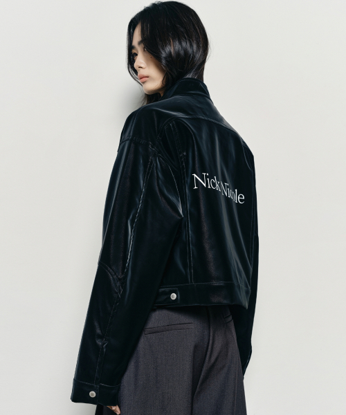 NICK&NICOLE(ニックアンドニコール)の「SATIN LEATHER CROP BLOUSON JACKET_BLACK(ブルゾン・レディース・ブラック・FREE)」の4枚目の写真