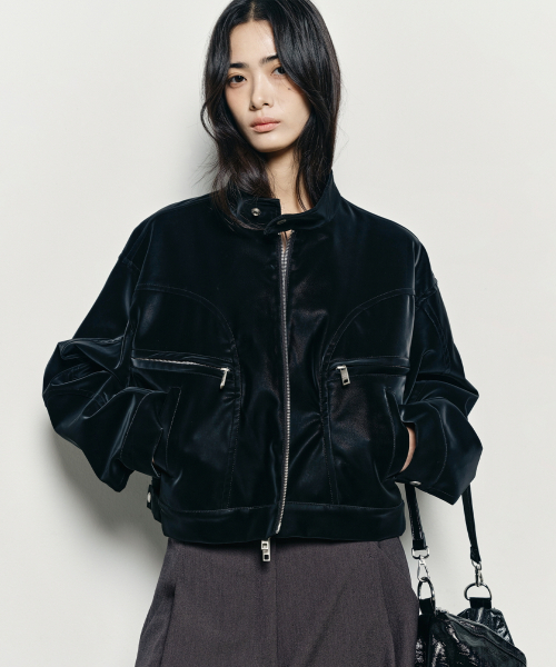 NICK&NICOLE(ニックアンドニコール)の「SATIN LEATHER CROP BLOUSON JACKET_BLACK(ブルゾン・レディース・ブラック・FREE)」の5枚目の写真