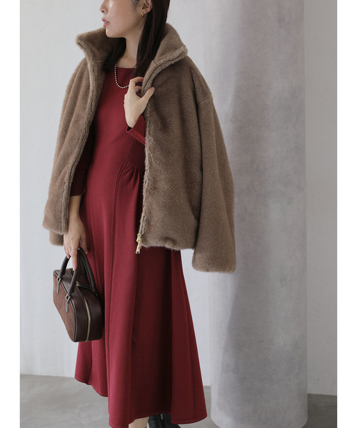 La TOTALITE(ラトータリテ)の「フィットフレアニットワンピース(ワンピース・レディース・ブラック/ボルドー/グリーン・FREE)」の1枚目の写真