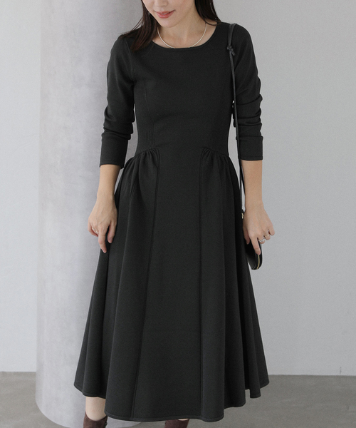 La TOTALITE(ラトータリテ)の「フィットフレアニットワンピース(ワンピース・レディース・ブラック/ボルドー/グリーン・FREE)」の20枚目の写真