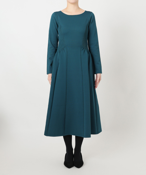 La TOTALITE(ラトータリテ)の「フィットフレアニットワンピース(ワンピース・レディース・ブラック/ボルドー/グリーン・FREE)」の4枚目の写真