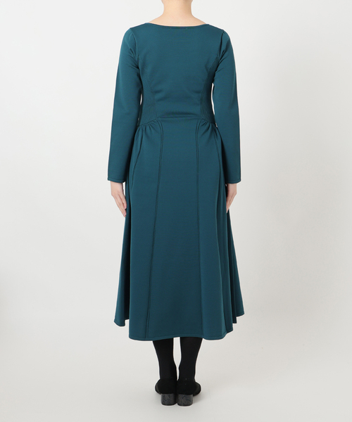 La TOTALITE(ラトータリテ)の「フィットフレアニットワンピース(ワンピース・レディース・ブラック/ボルドー/グリーン・FREE)」の6枚目の写真