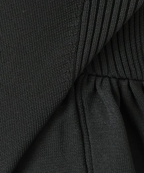 La TOTALITE(ラトータリテ)の「フィットフレアニットワンピース(ワンピース・レディース・ブラック/ボルドー/グリーン・FREE)」の13枚目の写真