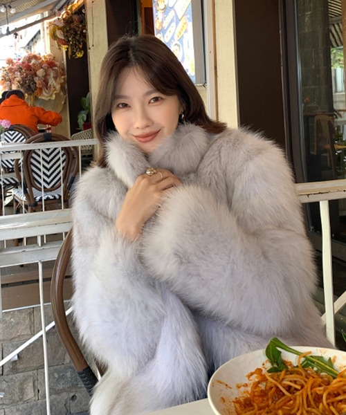 LAFFMO（ラフモ）の「フェイクファーコート（その他アウター・レディース・ホワイト/モカ/ベージュ/グレー/ブラック・F）」の3枚目の写真