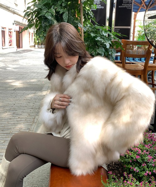 LAFFMO（ラフモ）の「フェイクファーコート（その他アウター・レディース・ホワイト/モカ/ベージュ/グレー/ブラック・F）」の13枚目の写真