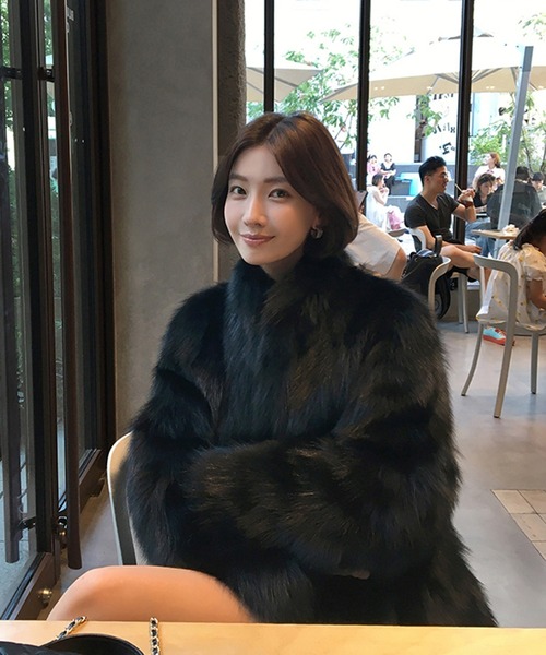 LAFFMO（ラフモ）の「フェイクファーコート（その他アウター・レディース・ホワイト/モカ/ベージュ/グレー/ブラック・F）」の18枚目の写真