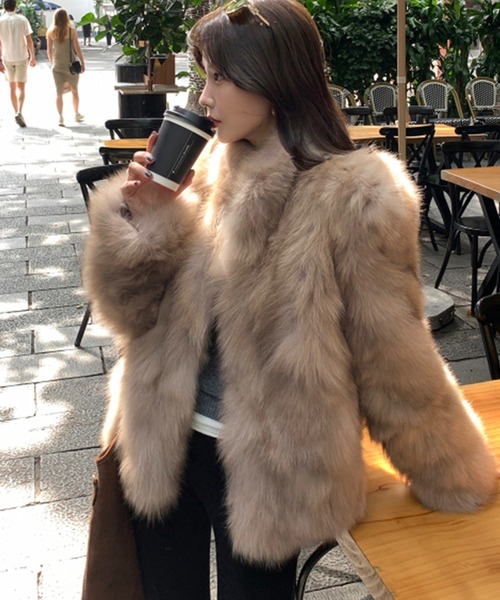 LAFFMO（ラフモ）の「フェイクファーコート（その他アウター・レディース・ホワイト/モカ/ベージュ/グレー/ブラック・F）」の6枚目の写真