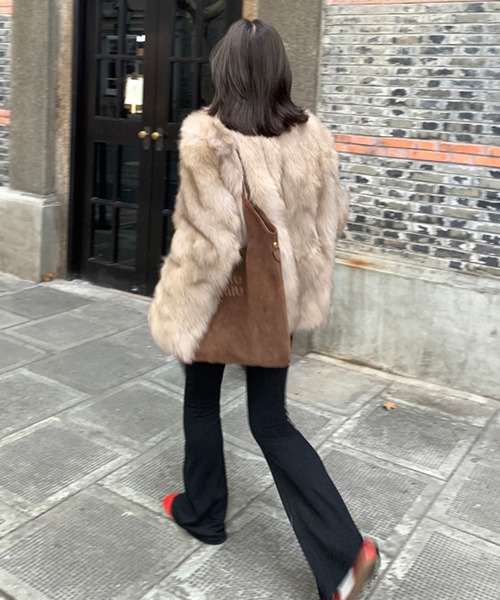 LAFFMO（ラフモ）の「フェイクファーコート（その他アウター・レディース・ホワイト/モカ/ベージュ/グレー/ブラック・F）」の8枚目の写真
