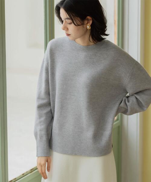 OPAQUE.CLIP（オペークドットクリップ）の「きらきらクルーミドルゲージニット【洗濯機OK】（ニット/セーター・レディース・ネイビー/ブラウン系/レッド系1/グレー・38/40/42）」の9枚目の写真