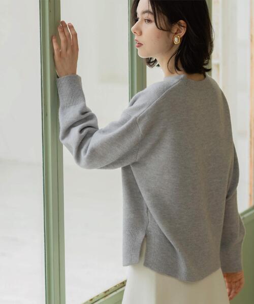 OPAQUE.CLIP（オペークドットクリップ）の「きらきらクルーミドルゲージニット【洗濯機OK】（ニット/セーター・レディース・ネイビー/ブラウン系/レッド系1/グレー・38/40/42）」の8枚目の写真