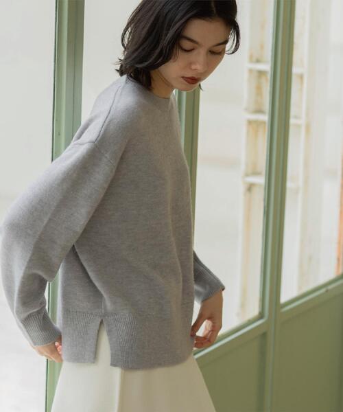 OPAQUE.CLIP（オペークドットクリップ）の「きらきらクルーミドルゲージニット【洗濯機OK】（ニット/セーター・レディース・ネイビー/ブラウン系/レッド系1/グレー・38/40/42）」の6枚目の写真