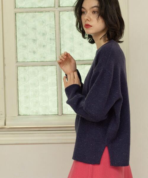 OPAQUE.CLIP（オペークドットクリップ）の「きらきらクルーミドルゲージニット【洗濯機OK】（ニット/セーター・レディース・ネイビー/ブラウン系/レッド系1/グレー・38/40/42）」の16枚目の写真