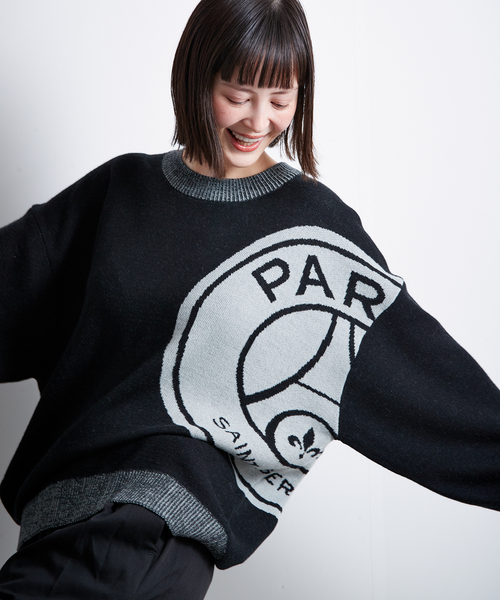 PARIS SAINT-GERMAIN(パリサンジェルマン)の「【Paris Saint-Germain / パリ・サン=ジェルマン】 JP Emblem knit pullover(ニット/セーター・メンズ・ブラック/チャコールグレー・LARGE/MEDIUM)」の1枚目の写真