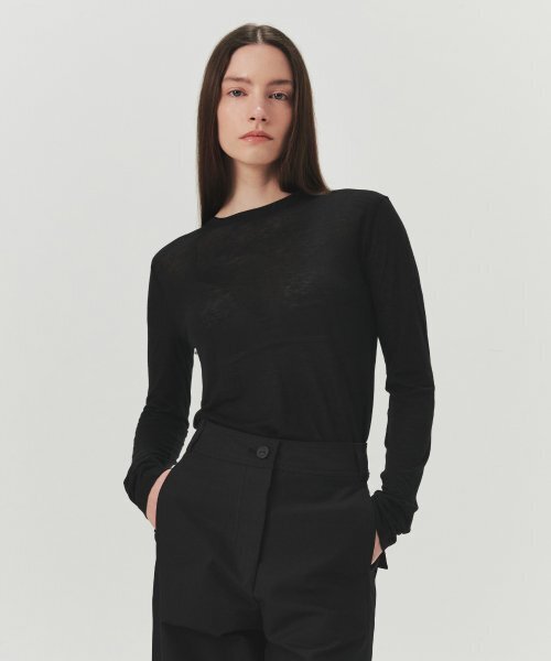 LEVAR(レバー)の「Layered Long Sleeve T-shirt - Black(Tシャツ/カットソー・レディース・ブラック・FREE)」の2枚目の写真