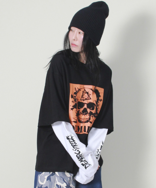 DEMARC(ドゥマーク)の「スカルストリートグラフィックダブルスリーブTシャツブラック(Tシャツ/カットソー・レディース・その他・MEDIUM/LARGE)」の2枚目の写真