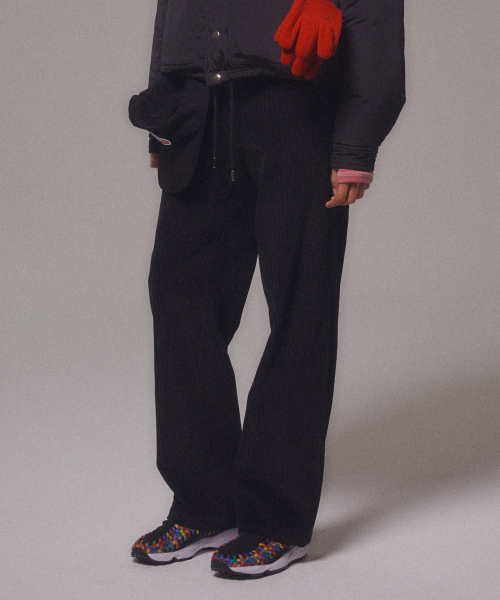 MENASOO(ミナス)の「Corduroy Straight Pants_Black(その他パンツ・レディース・ブラック・2/1)」の3枚目の写真