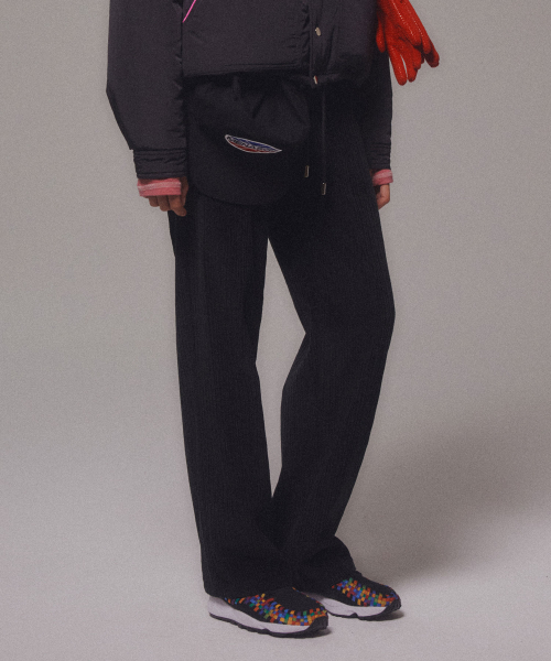 MENASOO(ミナス)の「Corduroy Straight Pants_Black(その他パンツ・レディース・ブラック・2/1)」の4枚目の写真