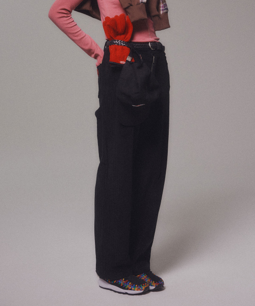 MENASOO(ミナス)の「Corduroy Straight Pants_Black(その他パンツ・レディース・ブラック・2/1)」の8枚目の写真