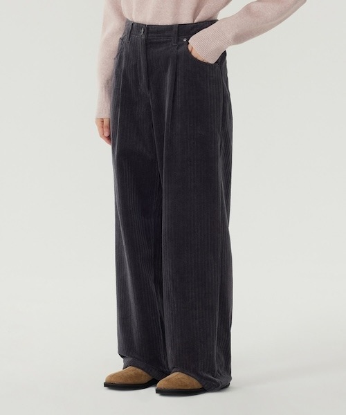 COVERNAT(カバーナット)の「WOMAN CORDUROY PINTUCK PANTS(その他パンツ・レディース・チャコール/ベージュ/アイボリー・MEDIUM/SMALL)」の1枚目の写真
