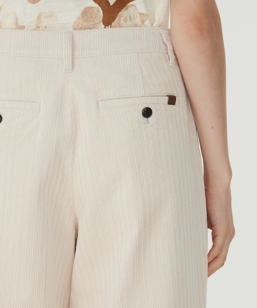 COVERNAT(カバーナット)の「WOMAN CORDUROY PINTUCK PANTS(その他パンツ・レディース・チャコール/ベージュ/アイボリー・MEDIUM/SMALL)」の9枚目の写真