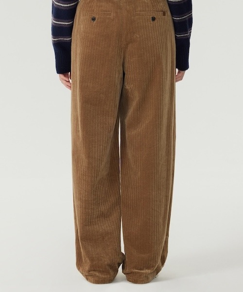 COVERNAT(カバーナット)の「WOMAN CORDUROY PINTUCK PANTS(その他パンツ・レディース・チャコール/ベージュ/アイボリー・MEDIUM/SMALL)」の22枚目の写真