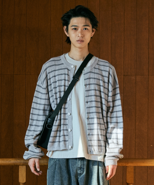 ESS Stripe Crop Hoodie Cardigan — вязаный кардиган в полоску, серый.