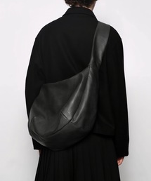 WYZ（ダブリューワイジィー）の「フェイクレザービッグショルダーバッグ/A4サイズ対応（ショルダーバッグ）」